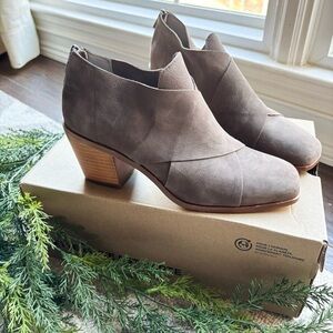 Eileen Fisher Gray Leather Ankle Booties